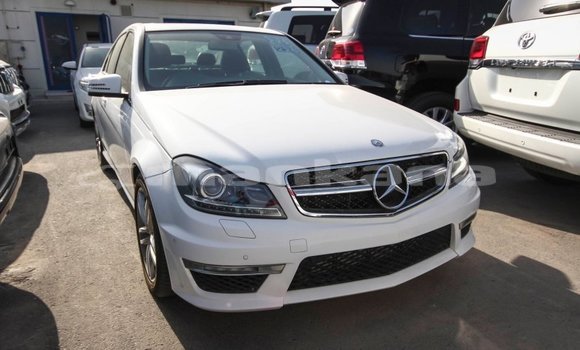 Buy Import Mercedes-Benz 200 White Car in Import - Dubai in Abhasia