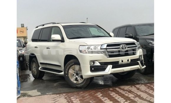 Buy Import Toyota Land Cruiser White Car in Import - Dubai in Abhasia