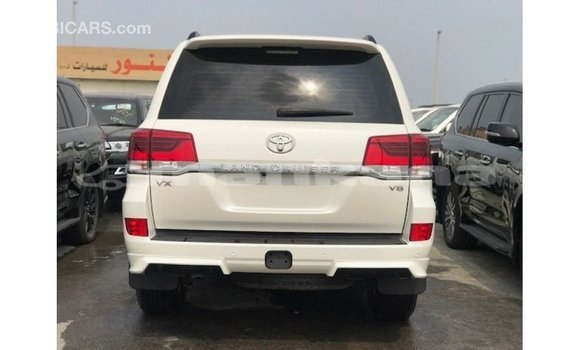Buy Import Toyota Land Cruiser White Car in Import - Dubai in Abhasia Buy Import Toyota Land Cruiser White Car in Import - Dubai in Abhasia