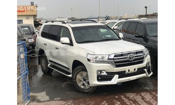 Buy Import Toyota Land Cruiser White Car in Import - Dubai in Abhasia Buy Import Toyota Land Cruiser White Car in Import - Dubai in Abhasia