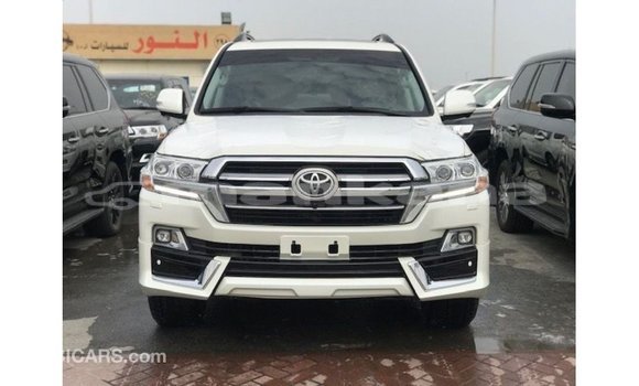 Buy Import Toyota Land Cruiser White Car in Import - Dubai in Abhasia Buy Import Toyota Land Cruiser White Car in Import - Dubai in Abhasia