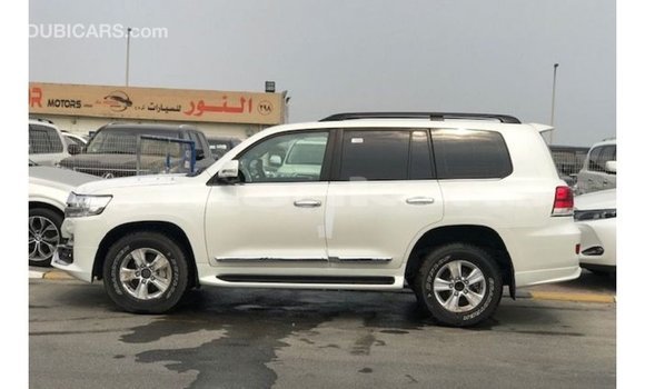 Buy Import Toyota Land Cruiser White Car in Import - Dubai in Abhasia Buy Import Toyota Land Cruiser White Car in Import - Dubai in Abhasia