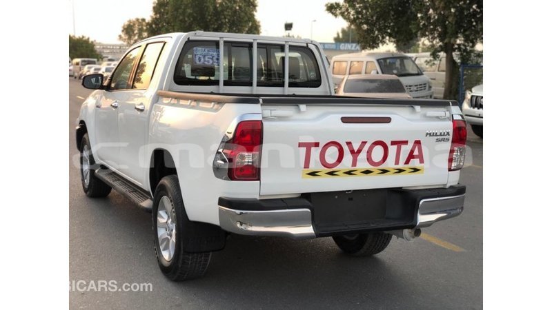 Big with watermark toyota hilux abhasia import dubai 3686