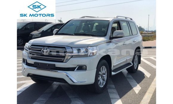 Buy Import Toyota Land Cruiser White Car in Import - Dubai in Abhasia