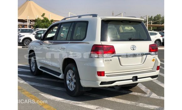 Buy Import Toyota Land Cruiser White Car in Import - Dubai in Abhasia Buy Import Toyota Land Cruiser White Car in Import - Dubai in Abhasia