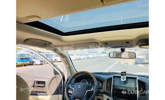 Buy Import Toyota Land Cruiser White Car in Import - Dubai in Abhasia Buy Import Toyota Land Cruiser White Car in Import - Dubai in Abhasia