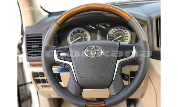 Buy Import Toyota Land Cruiser White Car in Import - Dubai in Abhasia Buy Import Toyota Land Cruiser White Car in Import - Dubai in Abhasia