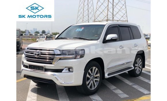 Buy Import Toyota Land Cruiser White Car in Import - Dubai in Abhasia Buy Import Toyota Land Cruiser White Car in Import - Dubai in Abhasia