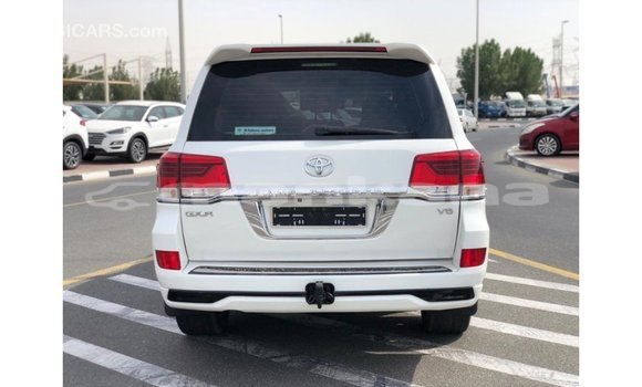 Buy Import Toyota Land Cruiser White Car in Import - Dubai in Abhasia Buy Import Toyota Land Cruiser White Car in Import - Dubai in Abhasia