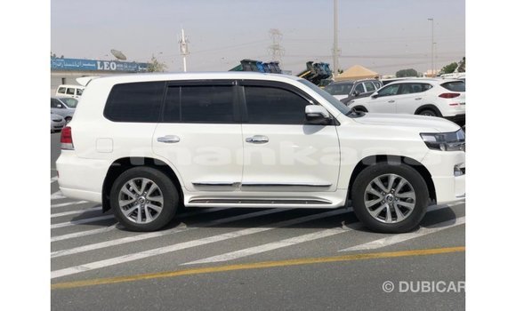 Buy Import Toyota Land Cruiser White Car in Import - Dubai in Abhasia Buy Import Toyota Land Cruiser White Car in Import - Dubai in Abhasia