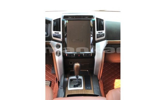 Buy Import Toyota Land Cruiser White Car in Import - Dubai in Abhasia Buy Import Toyota Land Cruiser White Car in Import - Dubai in Abhasia