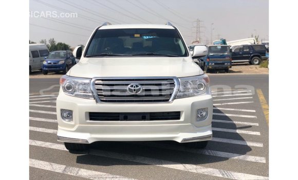Buy Import Toyota Land Cruiser White Car in Import - Dubai in Abhasia Buy Import Toyota Land Cruiser White Car in Import - Dubai in Abhasia