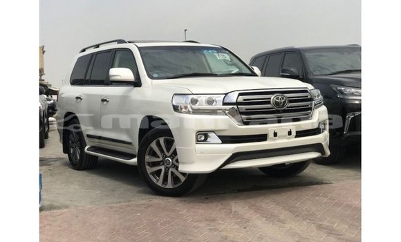 Buy Import Toyota Land Cruiser White Car in Import - Dubai in Abhasia