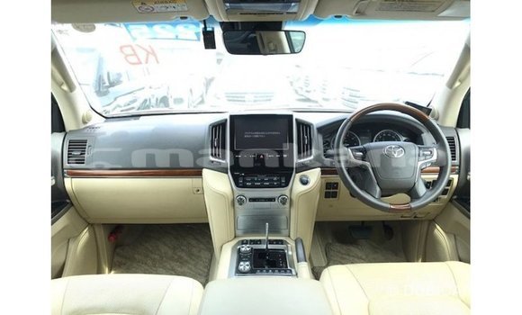 Buy Import Toyota Land Cruiser White Car in Import - Dubai in Abhasia Buy Import Toyota Land Cruiser White Car in Import - Dubai in Abhasia