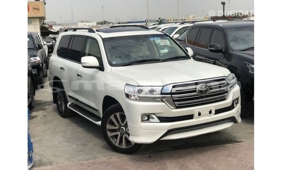 Buy Import Toyota Land Cruiser White Car in Import - Dubai in Abhasia Buy Import Toyota Land Cruiser White Car in Import - Dubai in Abhasia