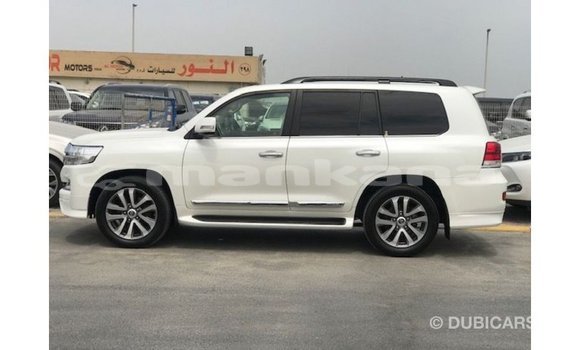Buy Import Toyota Land Cruiser White Car in Import - Dubai in Abhasia Buy Import Toyota Land Cruiser White Car in Import - Dubai in Abhasia