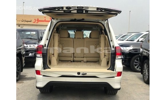 Buy Import Toyota Land Cruiser White Car in Import - Dubai in Abhasia Buy Import Toyota Land Cruiser White Car in Import - Dubai in Abhasia