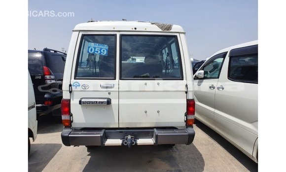 Buy Import Toyota Land Cruiser White Car in Import - Dubai in Abhasia Buy Import Toyota Land Cruiser White Car in Import - Dubai in Abhasia