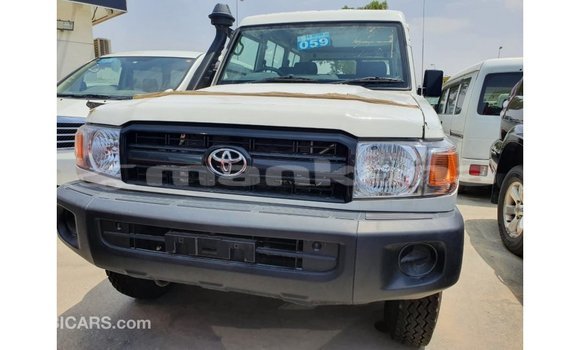 Buy Import Toyota Land Cruiser White Car in Import - Dubai in Abhasia Buy Import Toyota Land Cruiser White Car in Import - Dubai in Abhasia