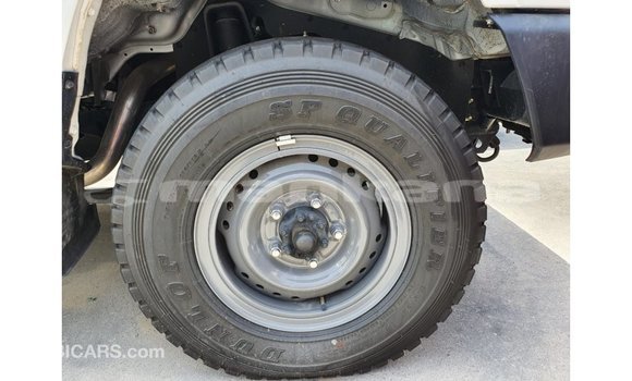 Buy Import Toyota Land Cruiser White Car in Import - Dubai in Abhasia Buy Import Toyota Land Cruiser White Car in Import - Dubai in Abhasia