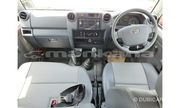 Buy Import Toyota Land Cruiser White Car in Import - Dubai in Abhasia Buy Import Toyota Land Cruiser White Car in Import - Dubai in Abhasia