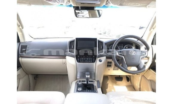 Buy Import Toyota Land Cruiser White Car in Import - Dubai in Abhasia Buy Import Toyota Land Cruiser White Car in Import - Dubai in Abhasia