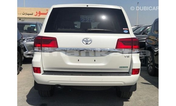 Buy Import Toyota Land Cruiser White Car in Import - Dubai in Abhasia Buy Import Toyota Land Cruiser White Car in Import - Dubai in Abhasia