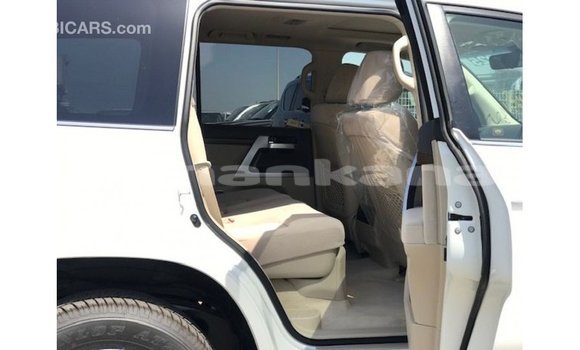 Buy Import Toyota Land Cruiser White Car in Import - Dubai in Abhasia Buy Import Toyota Land Cruiser White Car in Import - Dubai in Abhasia