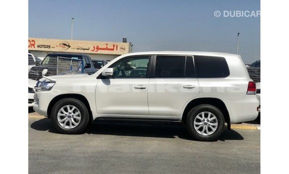 Buy Import Toyota Land Cruiser White Car in Import - Dubai in Abhasia Buy Import Toyota Land Cruiser White Car in Import - Dubai in Abhasia
