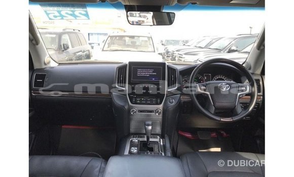 Buy Import Toyota Land Cruiser White Car in Import - Dubai in Abhasia Buy Import Toyota Land Cruiser White Car in Import - Dubai in Abhasia