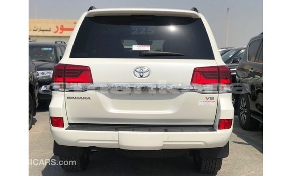 Buy Import Toyota Land Cruiser White Car in Import - Dubai in Abhasia Buy Import Toyota Land Cruiser White Car in Import - Dubai in Abhasia