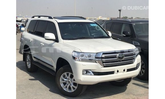 Buy Import Toyota Land Cruiser White Car in Import - Dubai in Abhasia Buy Import Toyota Land Cruiser White Car in Import - Dubai in Abhasia