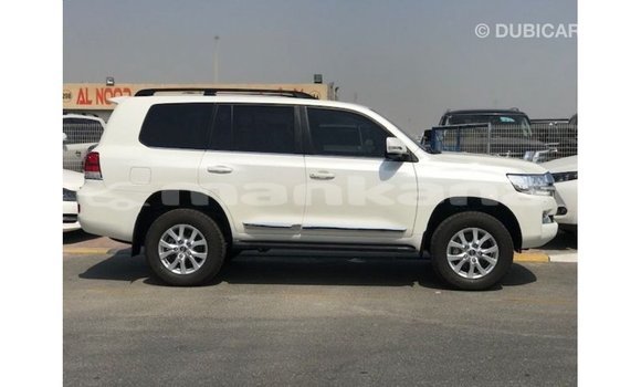 Buy Import Toyota Land Cruiser White Car in Import - Dubai in Abhasia Buy Import Toyota Land Cruiser White Car in Import - Dubai in Abhasia