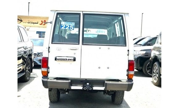 Buy Import Toyota Land Cruiser White Car in Import - Dubai in Abhasia Buy Import Toyota Land Cruiser White Car in Import - Dubai in Abhasia