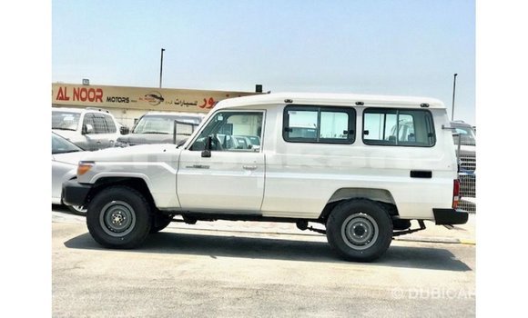 Buy Import Toyota Land Cruiser White Car in Import - Dubai in Abhasia Buy Import Toyota Land Cruiser White Car in Import - Dubai in Abhasia