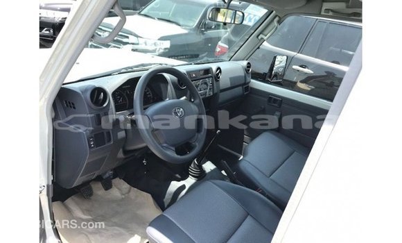 Buy Import Toyota Land Cruiser White Car in Import - Dubai in Abhasia Buy Import Toyota Land Cruiser White Car in Import - Dubai in Abhasia