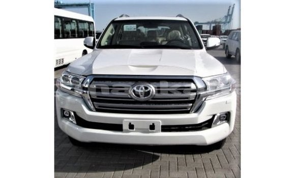 Buy Import Toyota Land Cruiser White Car in Import - Dubai in Abhasia