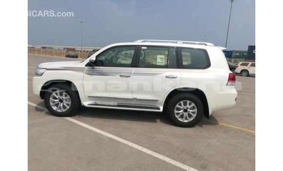Buy Import Toyota Land Cruiser White Car in Import - Dubai in Abhasia Buy Import Toyota Land Cruiser White Car in Import - Dubai in Abhasia
