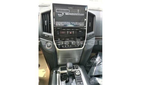Buy Import Toyota Land Cruiser White Car in Import - Dubai in Abhasia Buy Import Toyota Land Cruiser White Car in Import - Dubai in Abhasia