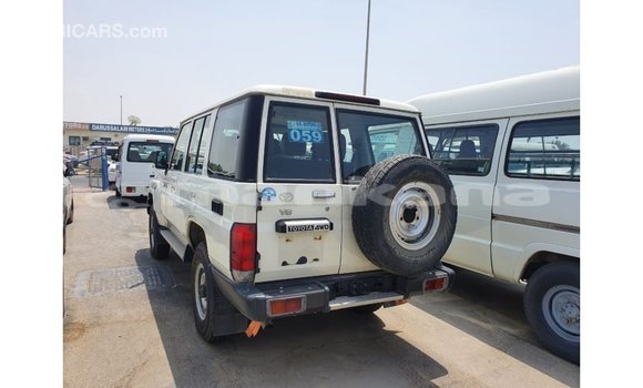 Buy Import Toyota Land Cruiser White Car in Import - Dubai in Abhasia Buy Import Toyota Land Cruiser White Car in Import - Dubai in Abhasia