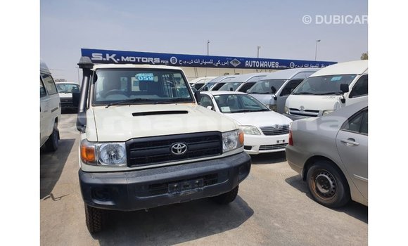 Buy Import Toyota Land Cruiser White Car in Import - Dubai in Abhasia Buy Import Toyota Land Cruiser White Car in Import - Dubai in Abhasia