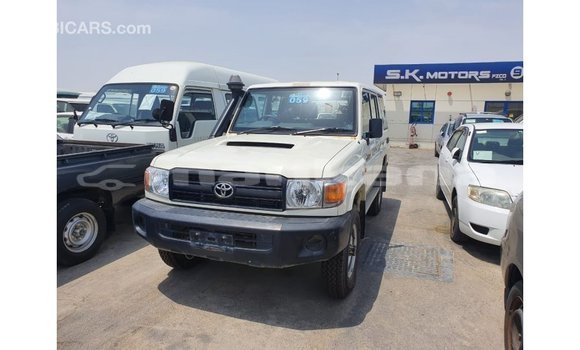 Buy Import Toyota Land Cruiser White Car in Import - Dubai in Abhasia Buy Import Toyota Land Cruiser White Car in Import - Dubai in Abhasia