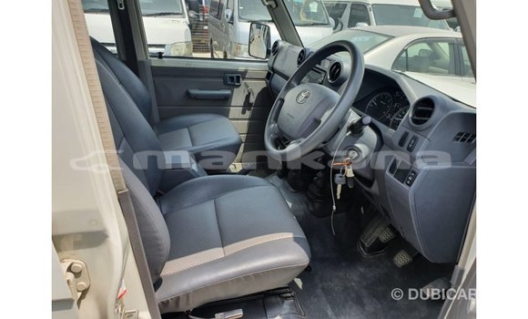 Buy Import Toyota Land Cruiser White Car in Import - Dubai in Abhasia Buy Import Toyota Land Cruiser White Car in Import - Dubai in Abhasia
