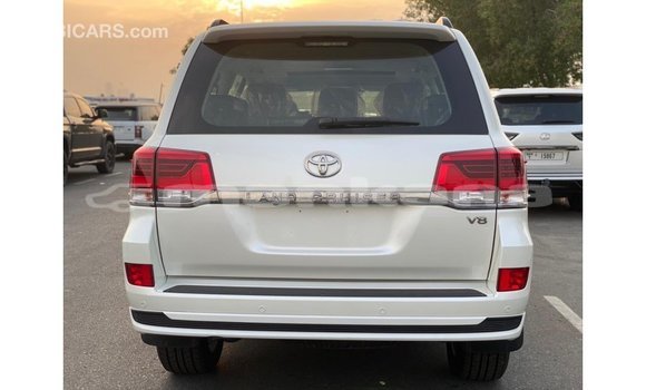Buy Import Toyota DA White Truck in Import - Dubai in Abhasia Buy Import Toyota DA White Truck in Import - Dubai in Abhasia