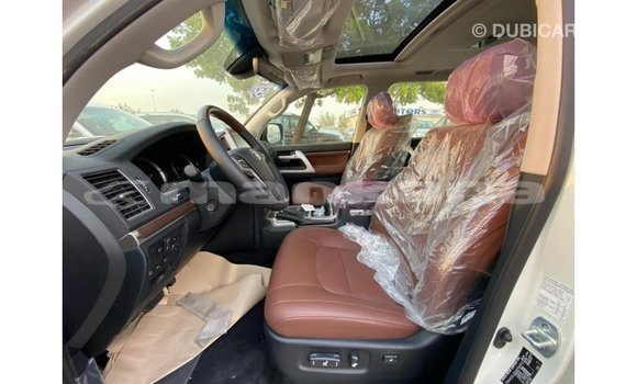 Buy Import Toyota DA White Truck in Import - Dubai in Abhasia Buy Import Toyota DA White Truck in Import - Dubai in Abhasia