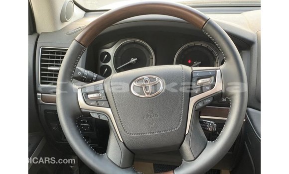 Buy Import Toyota DA White Truck in Import - Dubai in Abhasia Buy Import Toyota DA White Truck in Import - Dubai in Abhasia