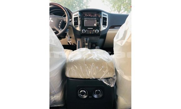 Buy Import Mitsubishi Pajero White Car in Import - Dubai in Abhasia Buy Import Mitsubishi Pajero White Car in Import - Dubai in Abhasia
