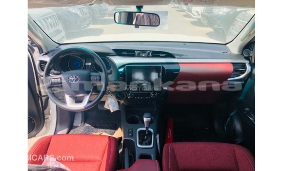 Buy Import Toyota Hilux White Car in Import - Dubai in Abhasia Buy Import Toyota Hilux White Car in Import - Dubai in Abhasia