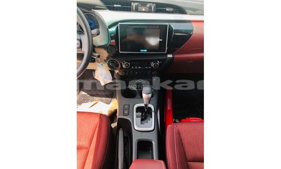 Buy Import Toyota Hilux White Car in Import - Dubai in Abhasia Buy Import Toyota Hilux White Car in Import - Dubai in Abhasia