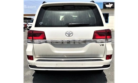 Buy Import Toyota Land Cruiser White Car in Import - Dubai in Abhasia Buy Import Toyota Land Cruiser White Car in Import - Dubai in Abhasia